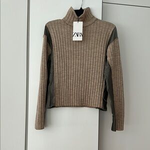 Zara Women's Ribbed Tan and Green Turtleneck Sweater